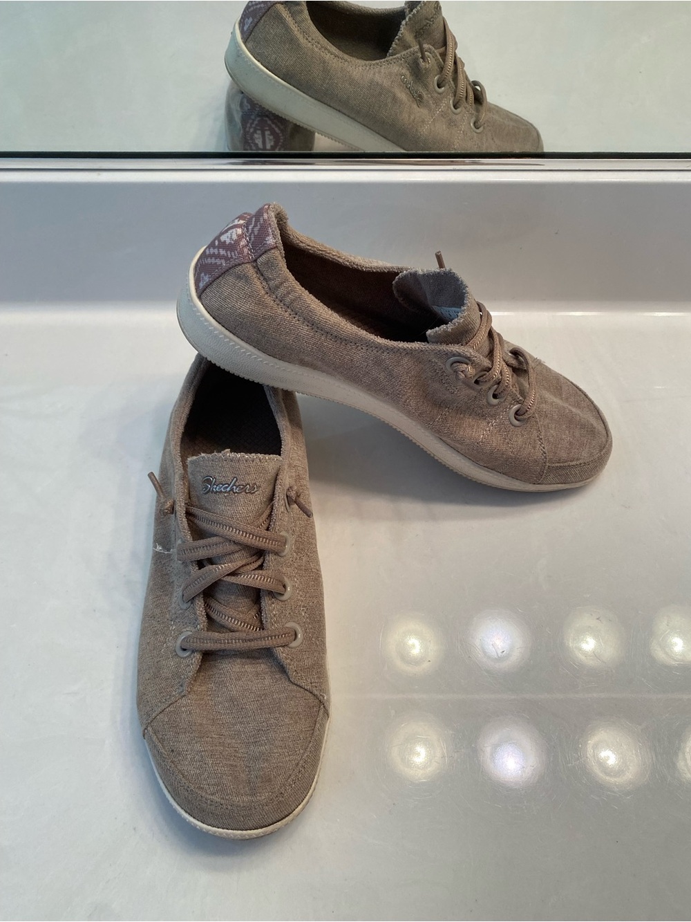 Skechers Women’s Tan Canvas Sneakers Size 8
